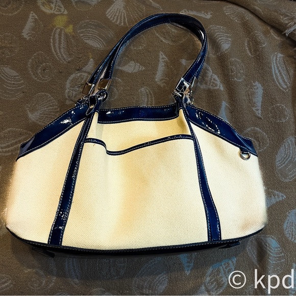 NWOT Liz Claiborne Classic Tote - Picture 1 of 6
